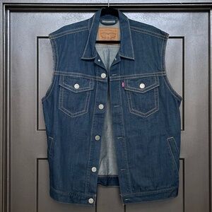 LEVI STRAUSS & CO. | denim vest